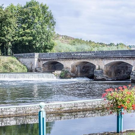 Entre Canal Et Vignes Bed and Breakfast Escolives-Sainte-Camille Eksteriør billede