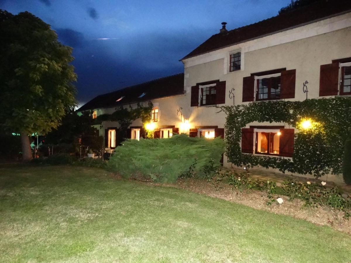Entre Canal Et Vignes Bed and Breakfast Escolives-Sainte-Camille Eksteriør billede